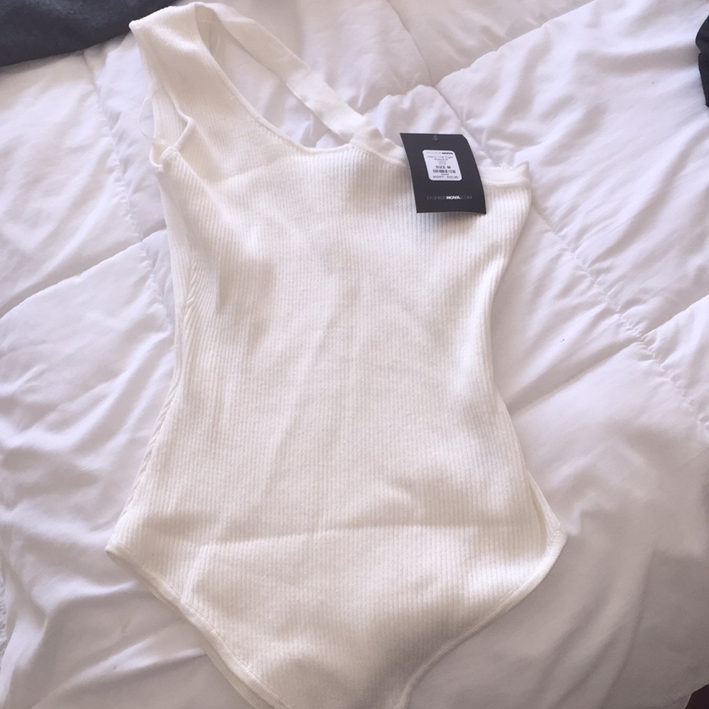 BRAND NEW-NEVER WORN Fashion Nova Bodysuit